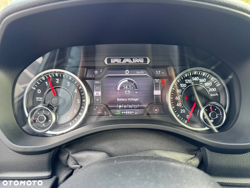 RAM 1500 5.7 Crew Cab Laramie - 26