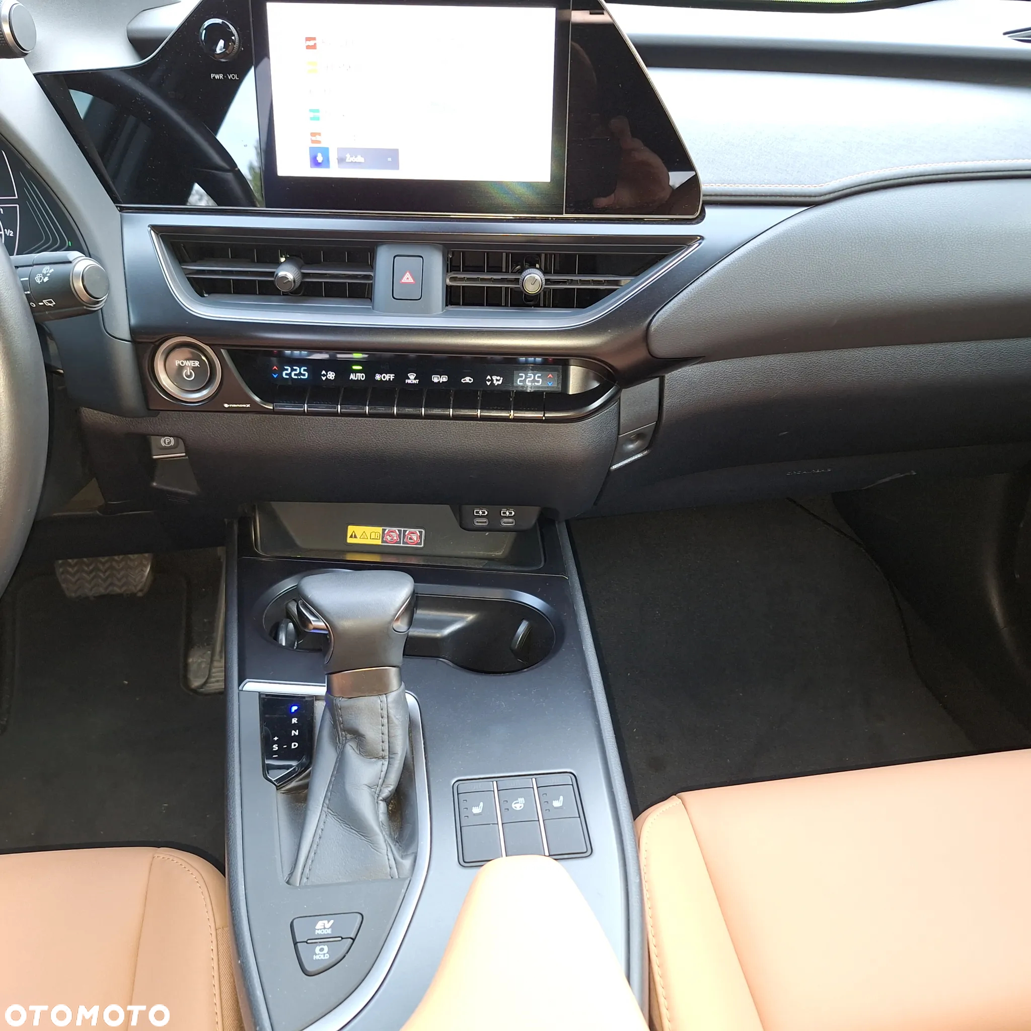 Lexus UX 250h GPF F Sport Design AWD - 12
