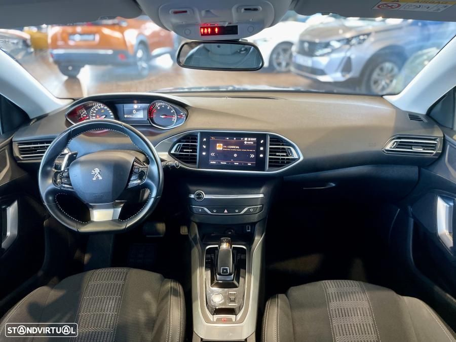 Peugeot 308 1.2 PureTech Allure Pack EAT8 - 29