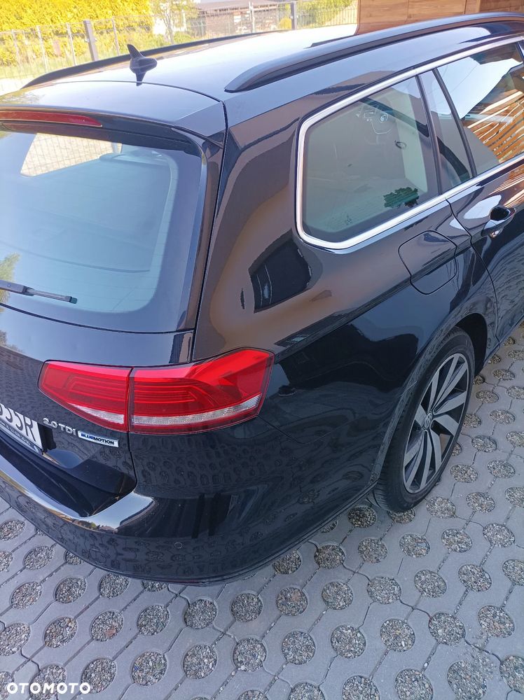 Volkswagen Passat - 12