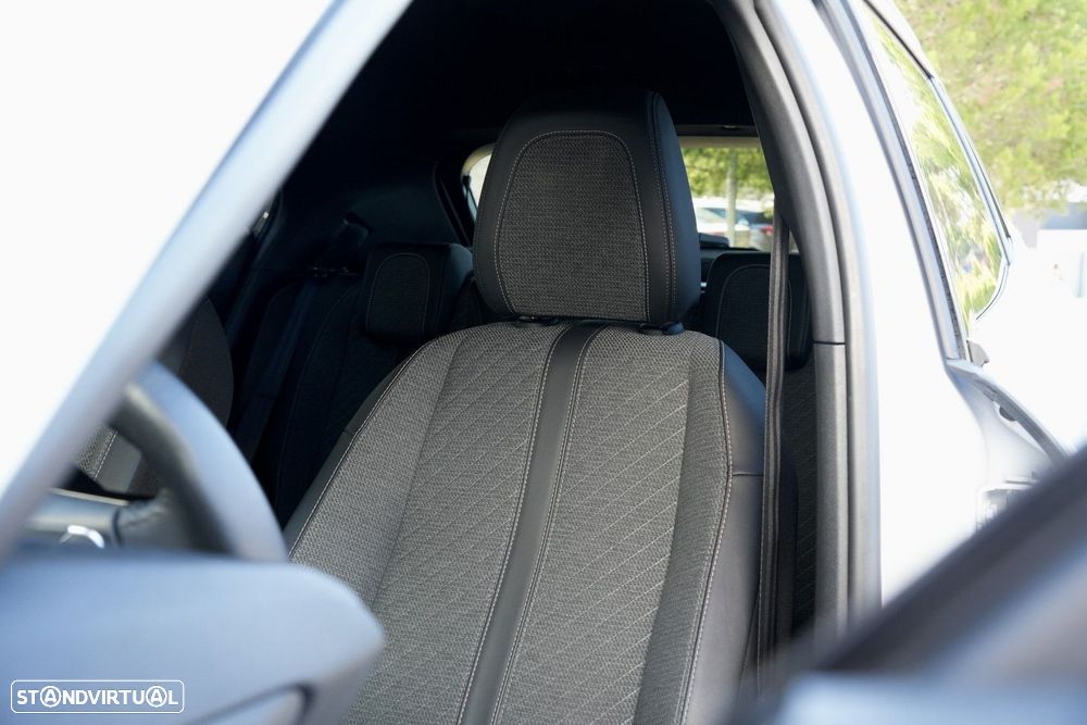Peugeot 2008 1.2 PureTech Allure Pack EAT8 - 25