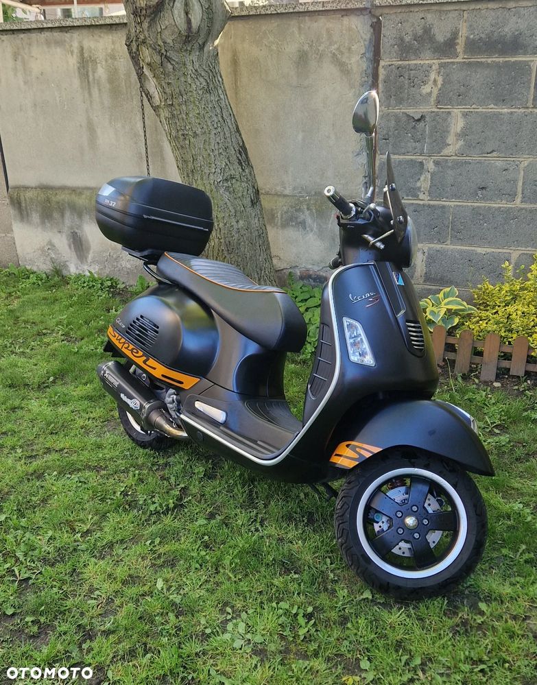 Piaggio Vespa - 26