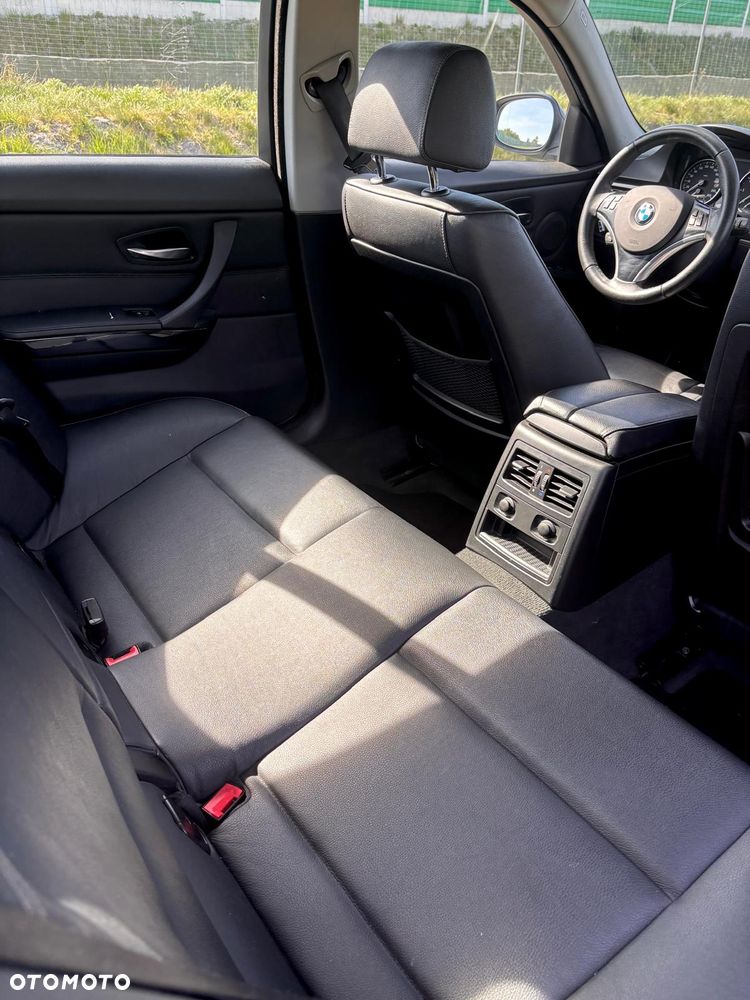 BMW Seria 3 318i Edition Exclusive - 4
