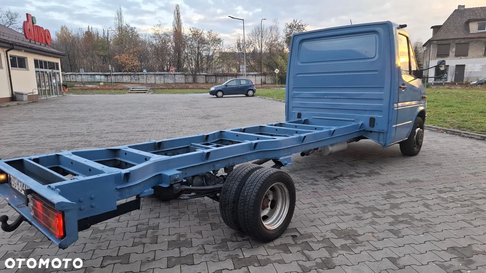 Mercedes-Benz 412d - 2