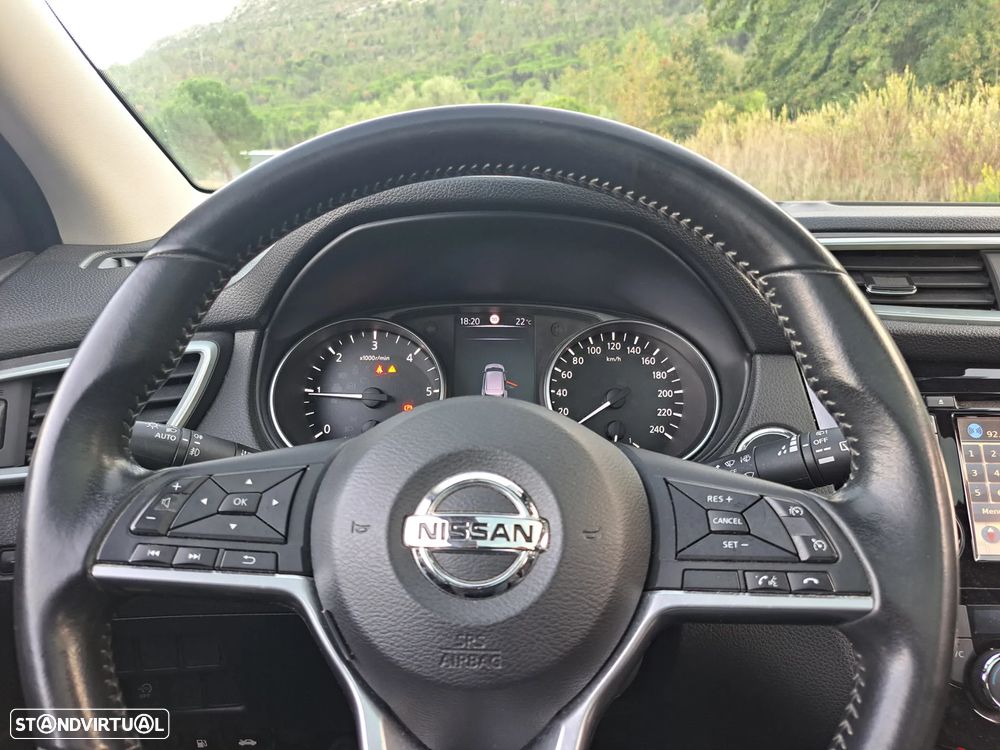 Nissan Qashqai 1.5 dCi N-Connecta J18+Led - 20