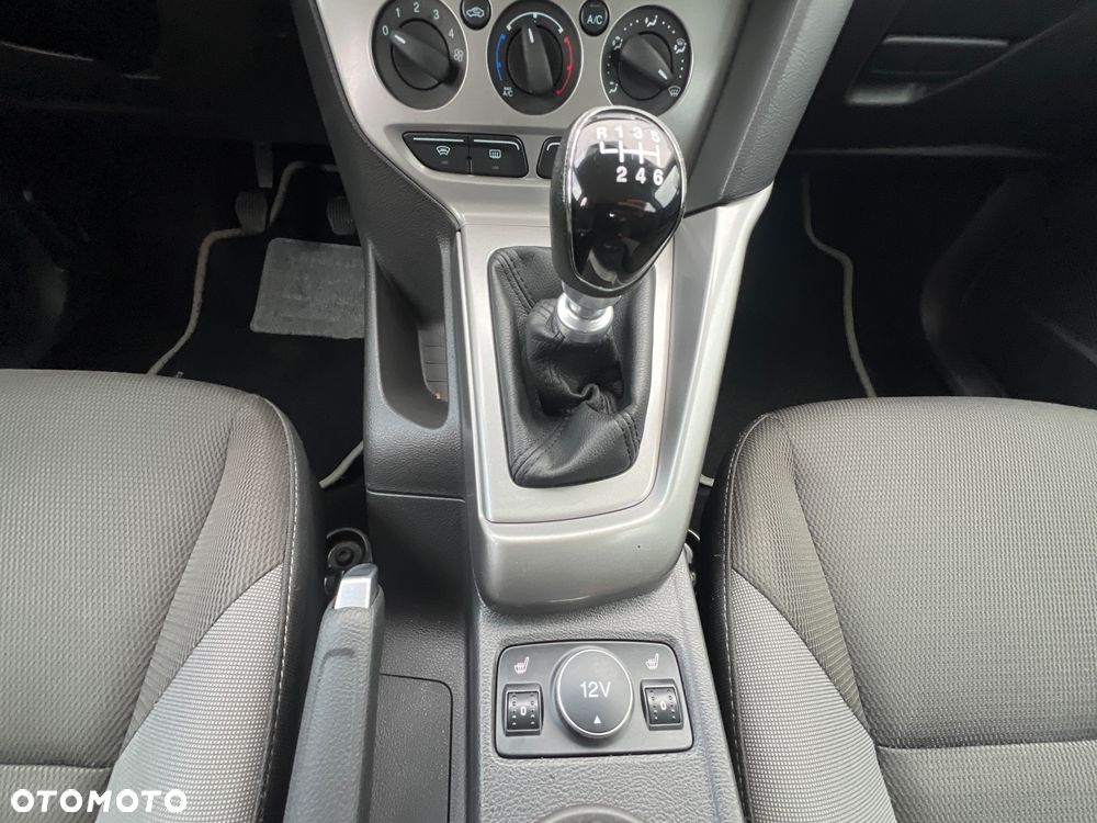 Ford Focus 1.6 TDCi DPF Champions Edition - 10