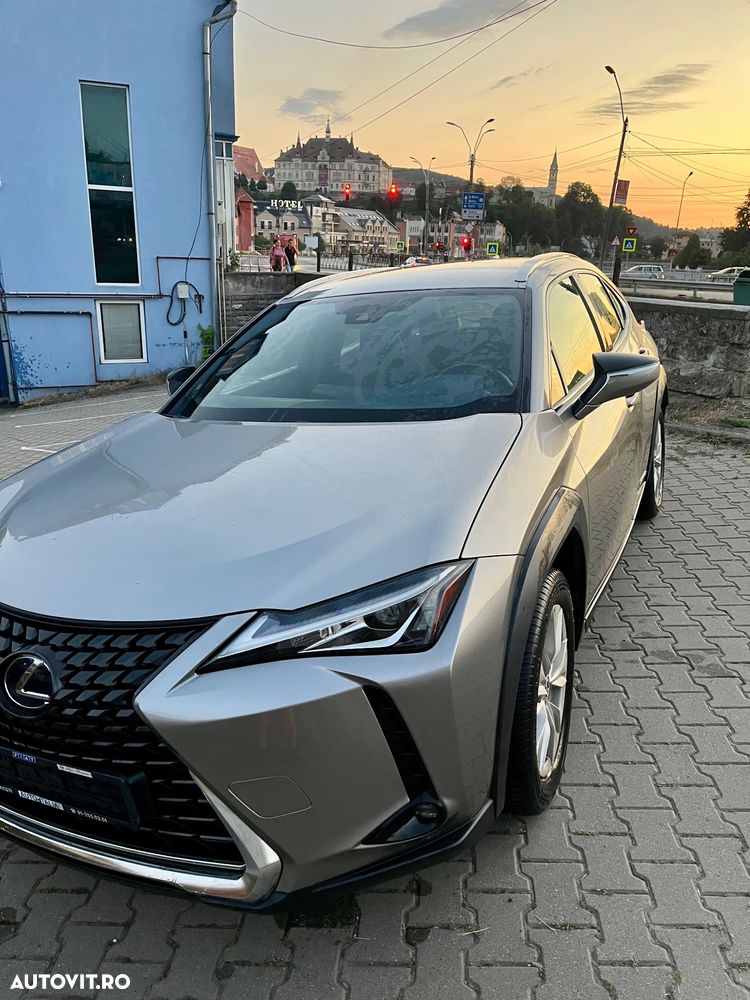 Lexus UX 250h (E-FOUR) Business Edition - 3