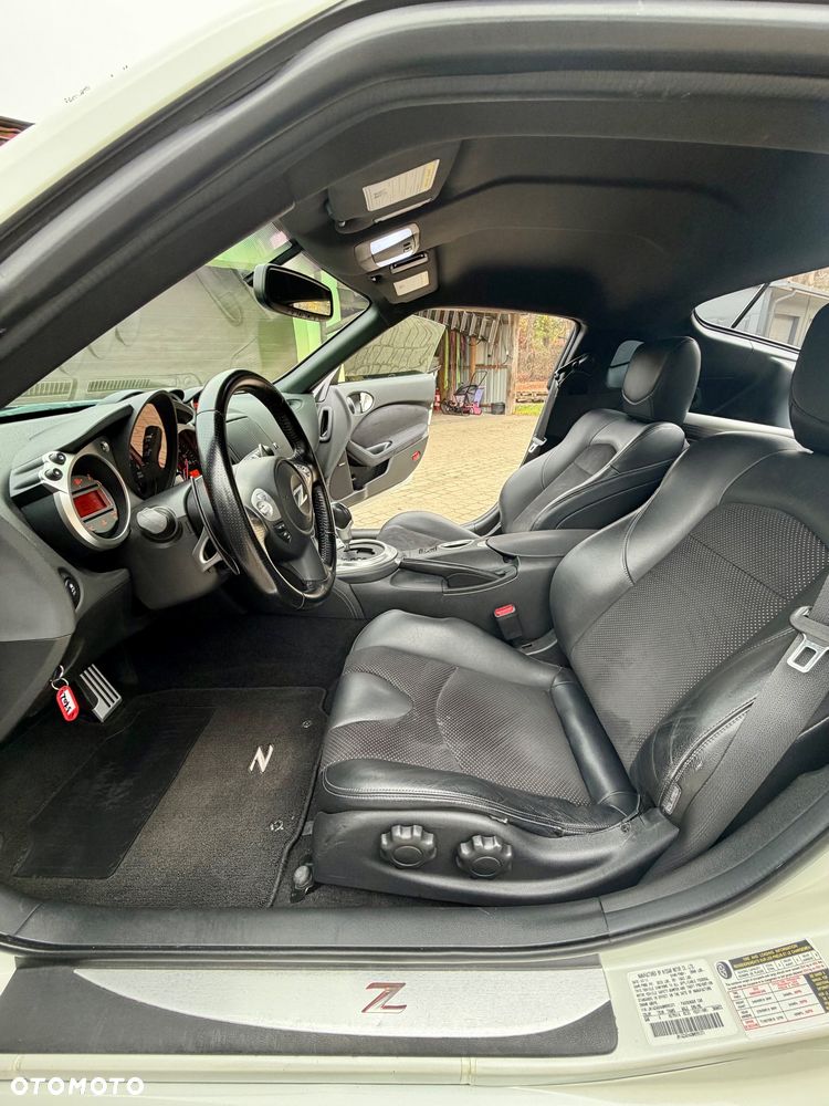 Nissan 370 Z Black Edition - 22