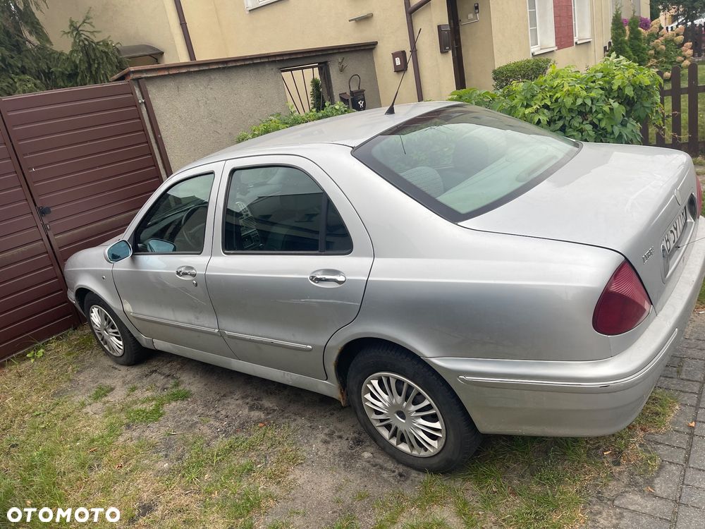 Lancia Lybra 1.9 JTD Emblema - 2