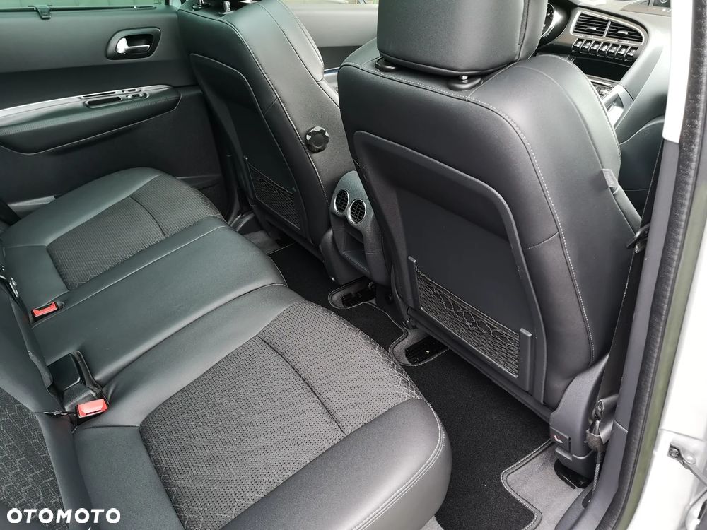 Peugeot 3008 HDi 150 Allure - 31
