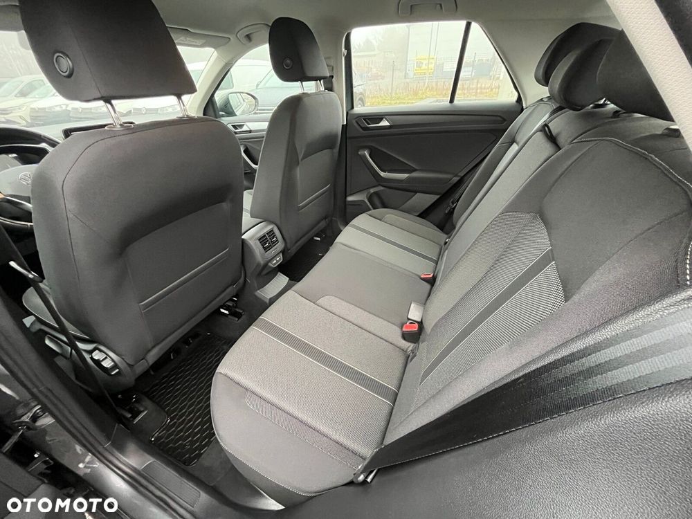 Volkswagen T-Roc - 16