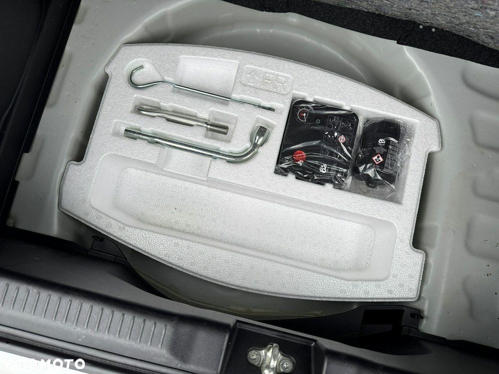 Suzuki Swift 1.2 Premium Plus CVT - 24