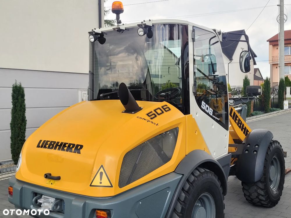 Liebherr L 506 C / widły + łyżka otwierana / centralne smarowanie / - 8
