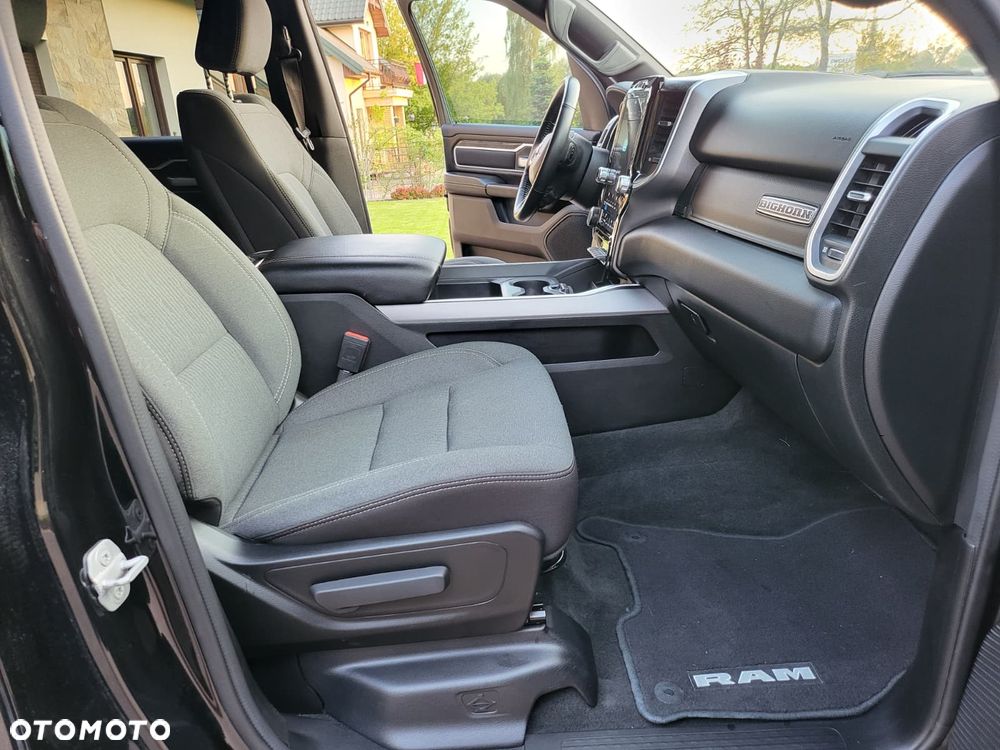RAM 1500 5.7 Crew Cab Shortbed Bighorn Black - 16