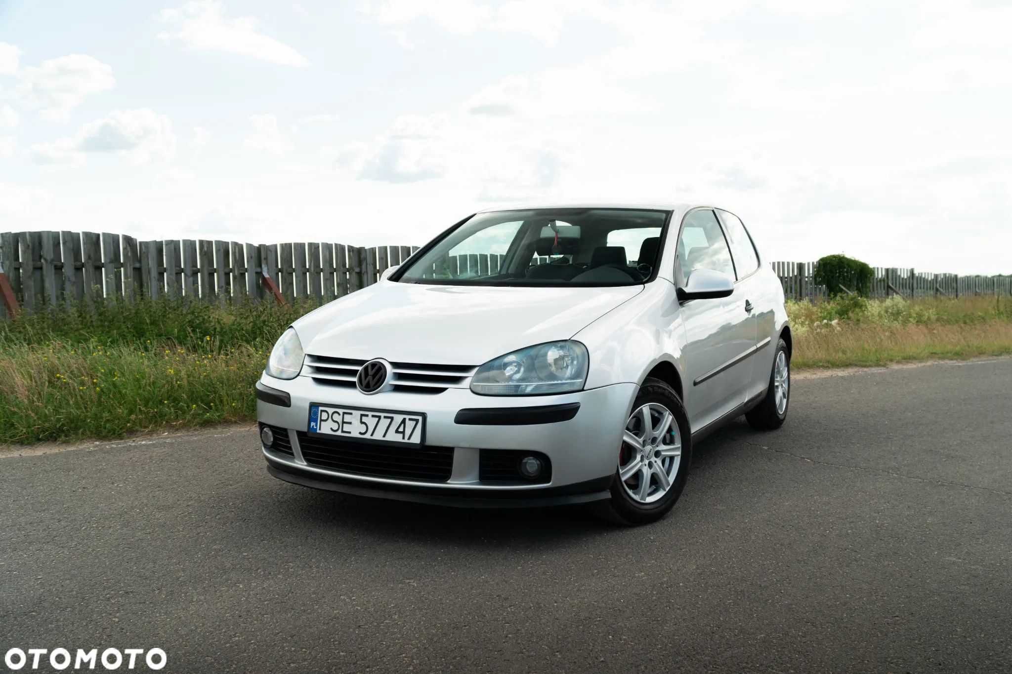 Volkswagen Golf - 1