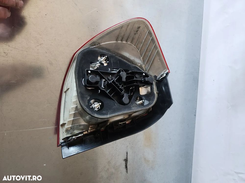 Lampa Stop Tripla Dreapta Bmw Seria 1 E87 - Dezmembrari Arad - 6