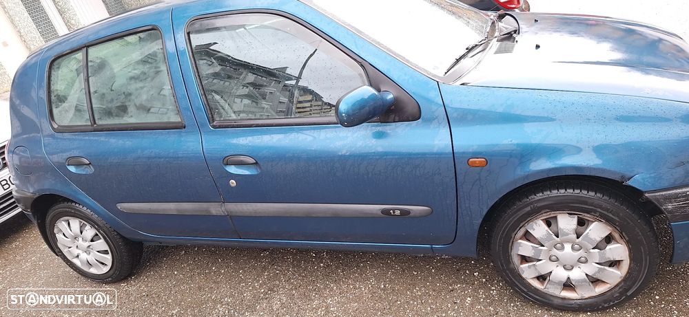 Renault Clio 2001 photo 4