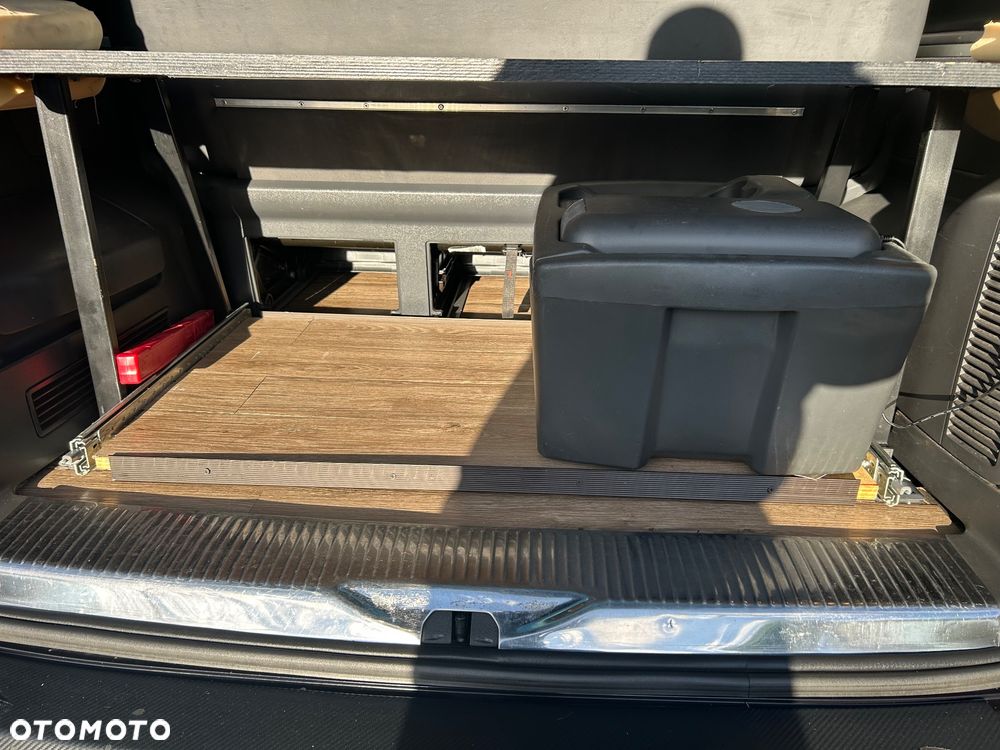 Volkswagen Multivan - 14