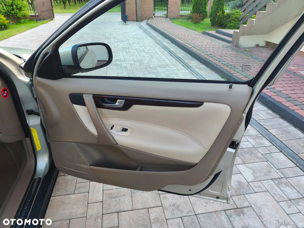 Volvo S60 2.4D Kinetic - 33