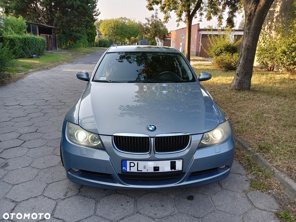 BMW Seria 3 320i - 2