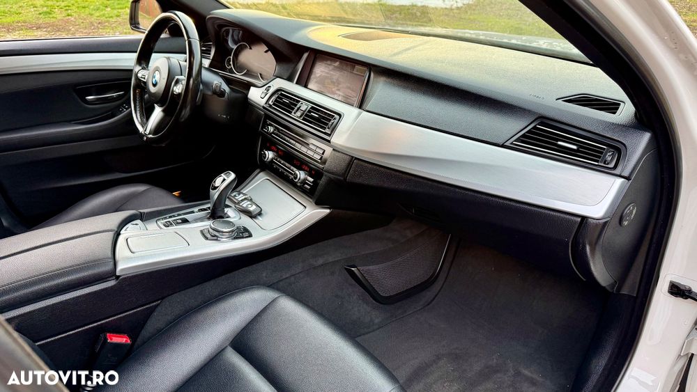 BMW Seria 5 530d xDrive Touring Sport-Aut. - 7
