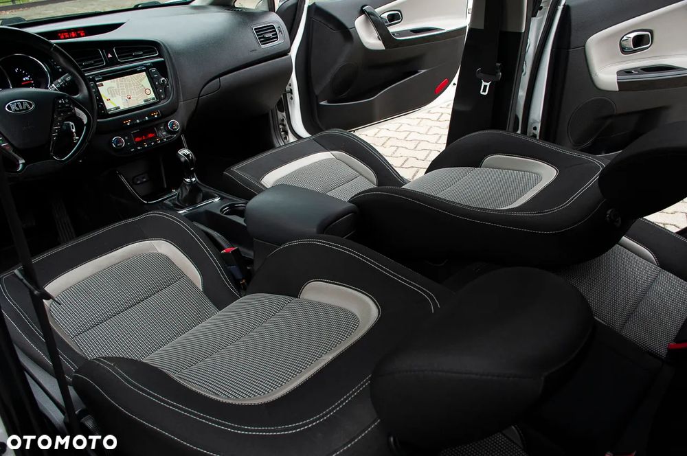 Kia Ceed - 27