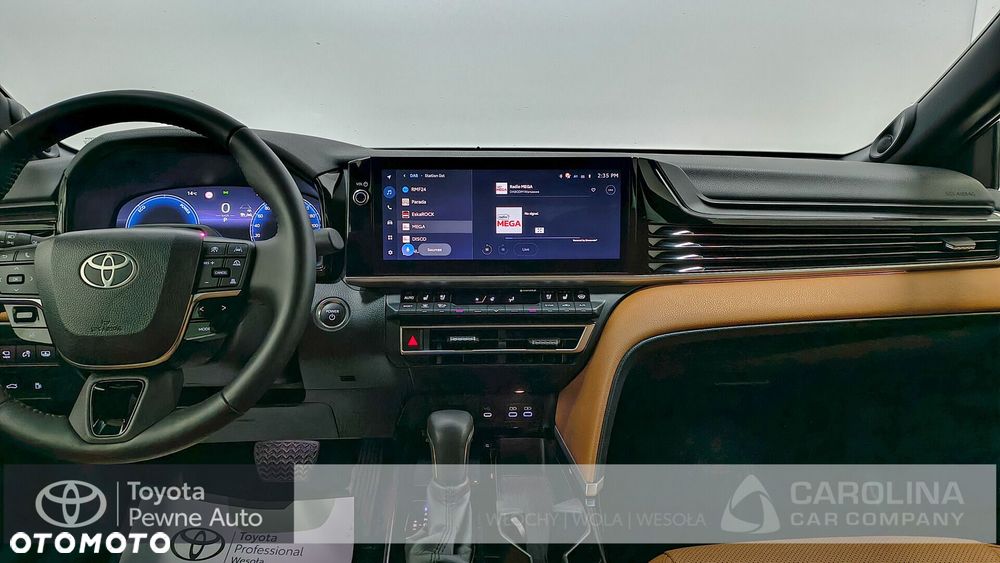 Toyota Camry - 6