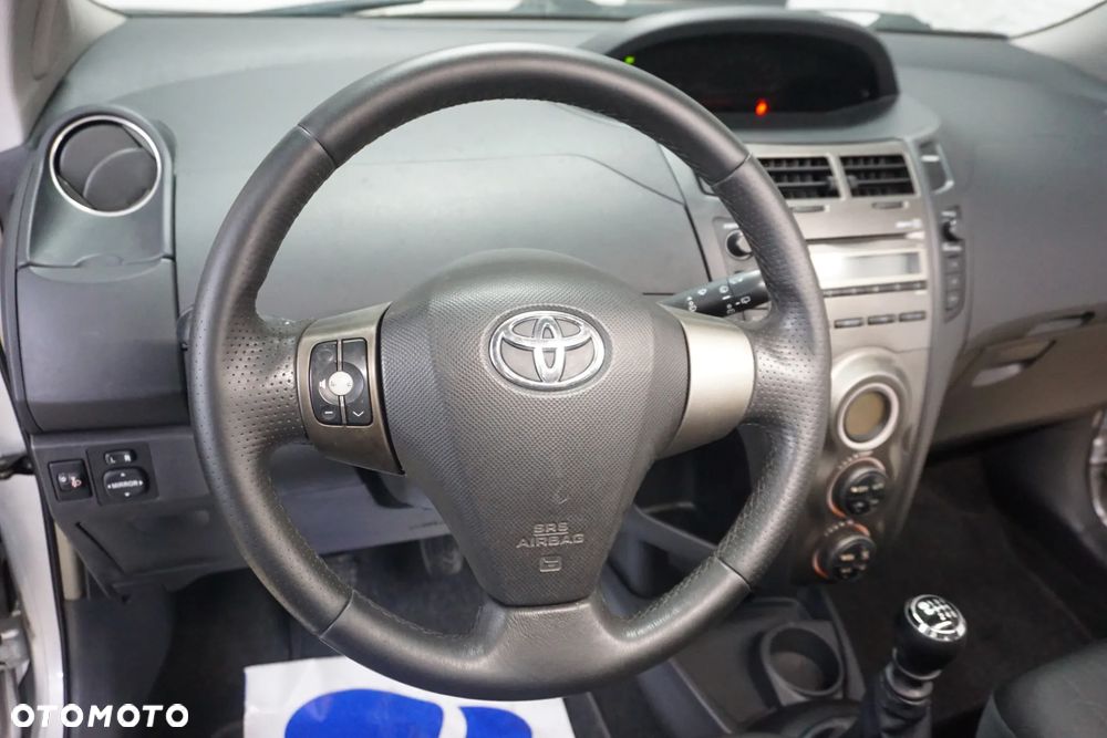 Toyota Yaris 1.33 VVT-i Comfort - 23