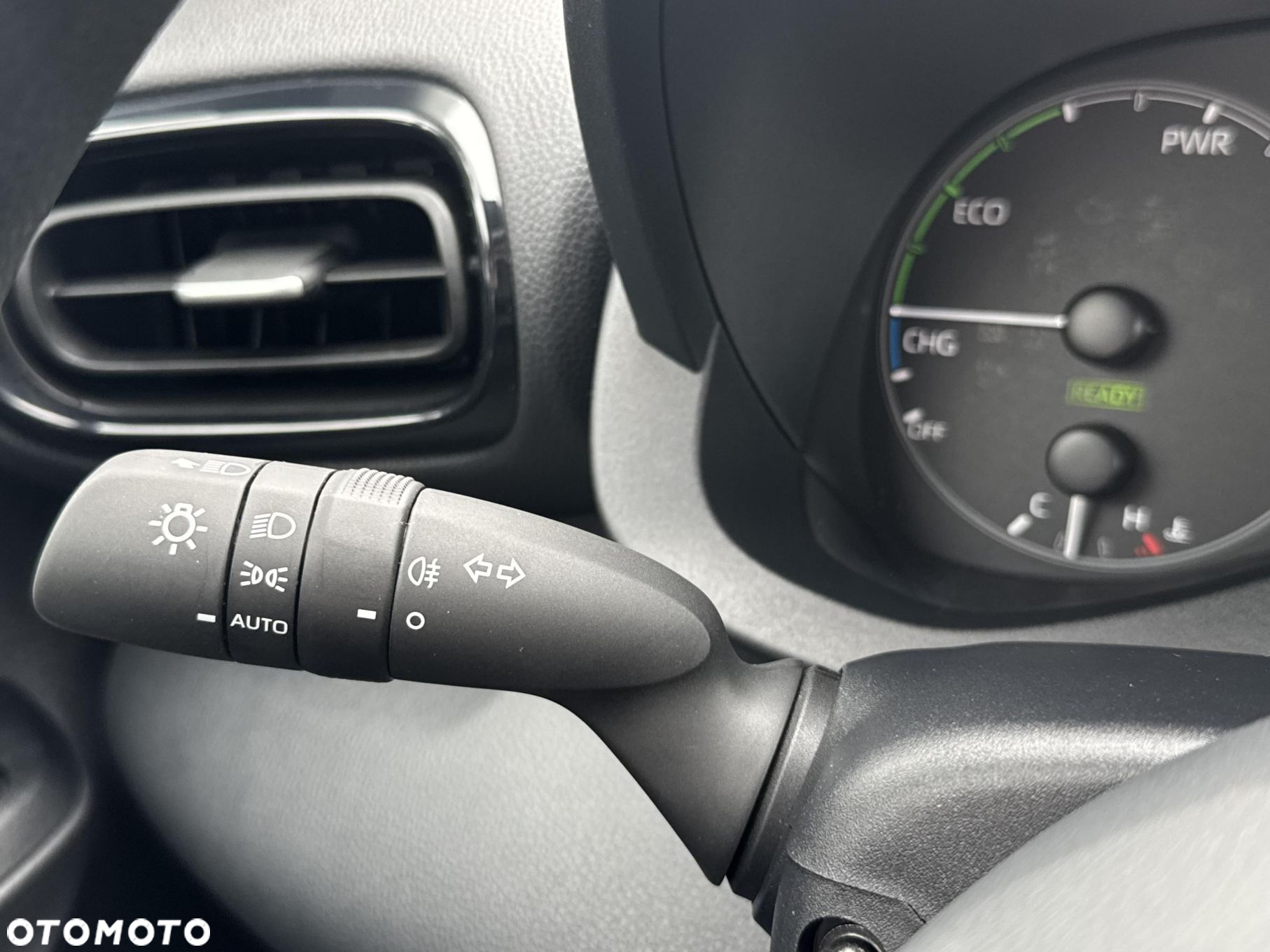 Toyota Yaris Hybrid 1.5 Active - 18