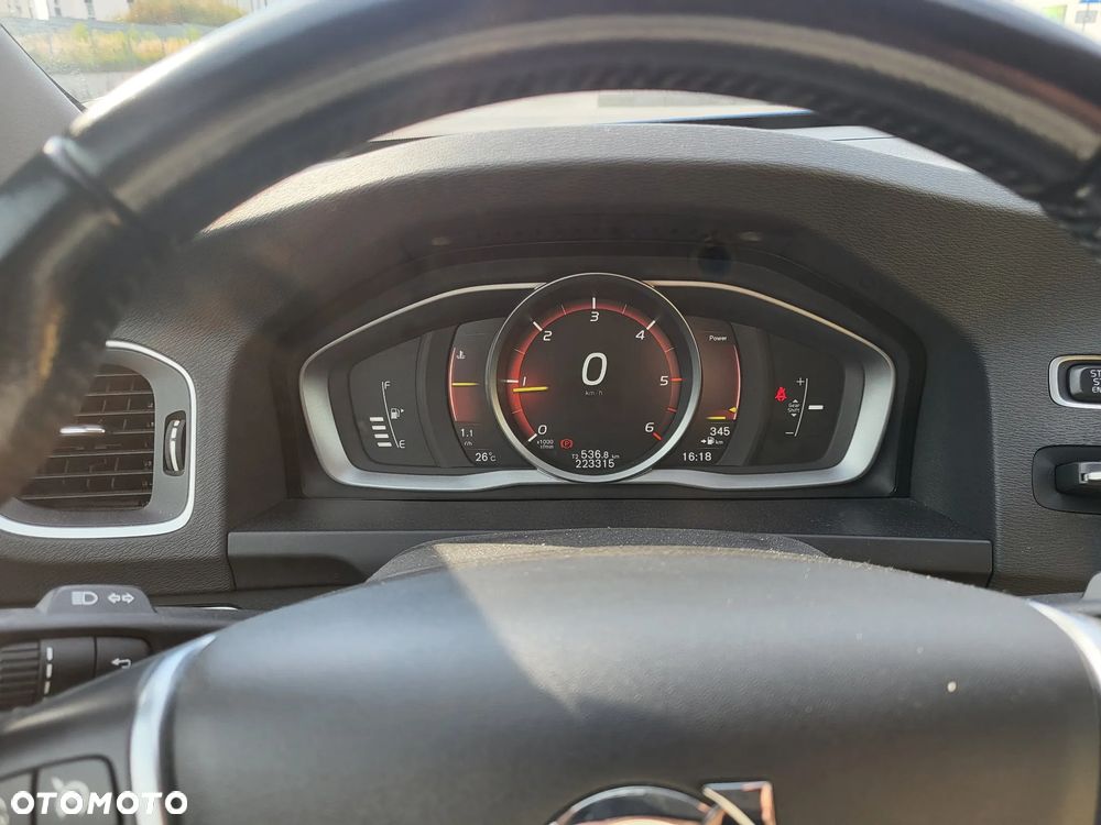 Volvo V60 D2 Momentum - 11