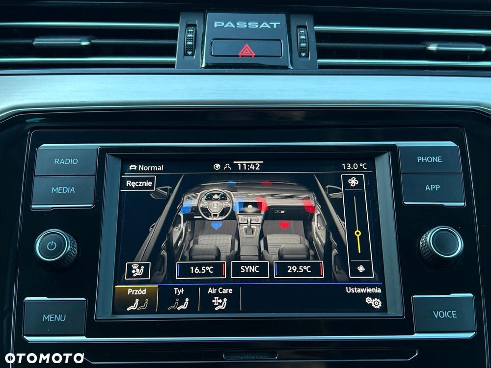 Volkswagen Passat Variant 2.0 TDI EVO Elegance DSG - 32