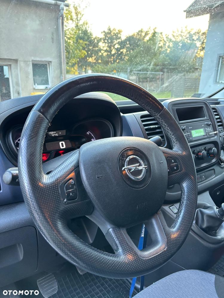 Opel Vivaro - 10