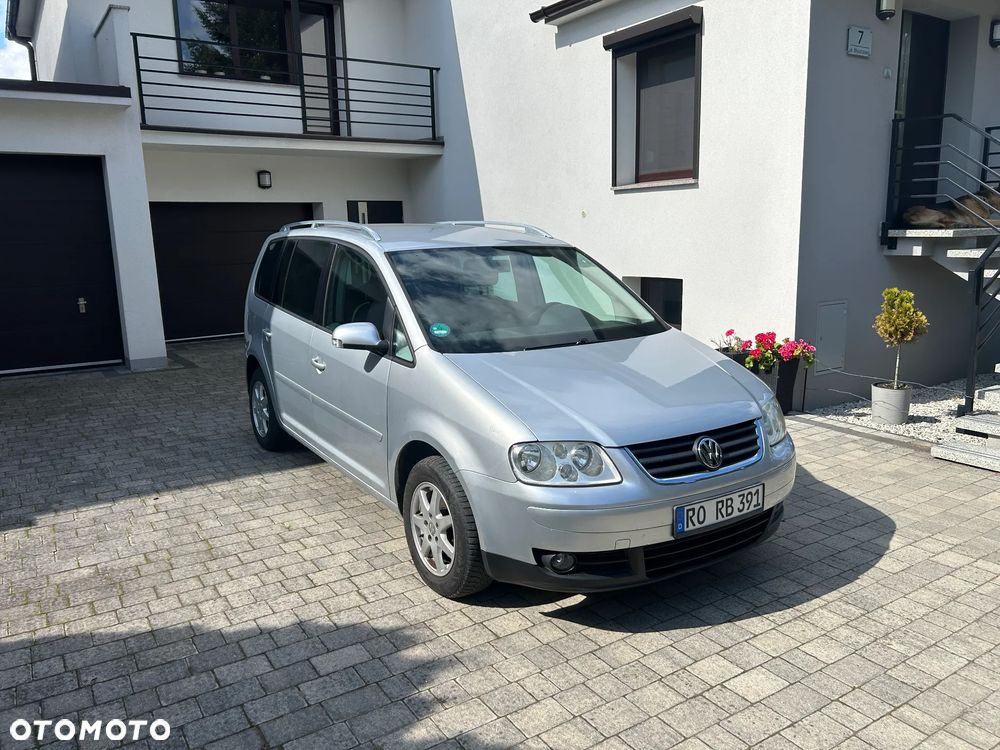 Volkswagen Touran 2.0 TDI Highline - 2