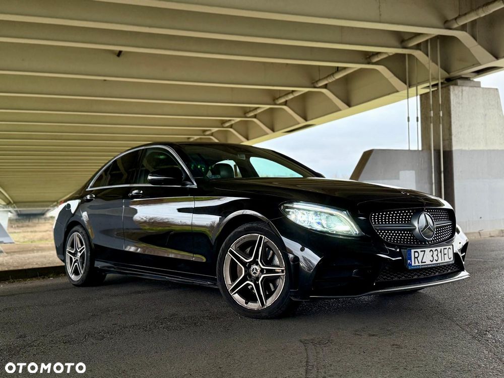 Mercedes-Benz Klasa C 200 4Matic 9G-TRONIC - 33
