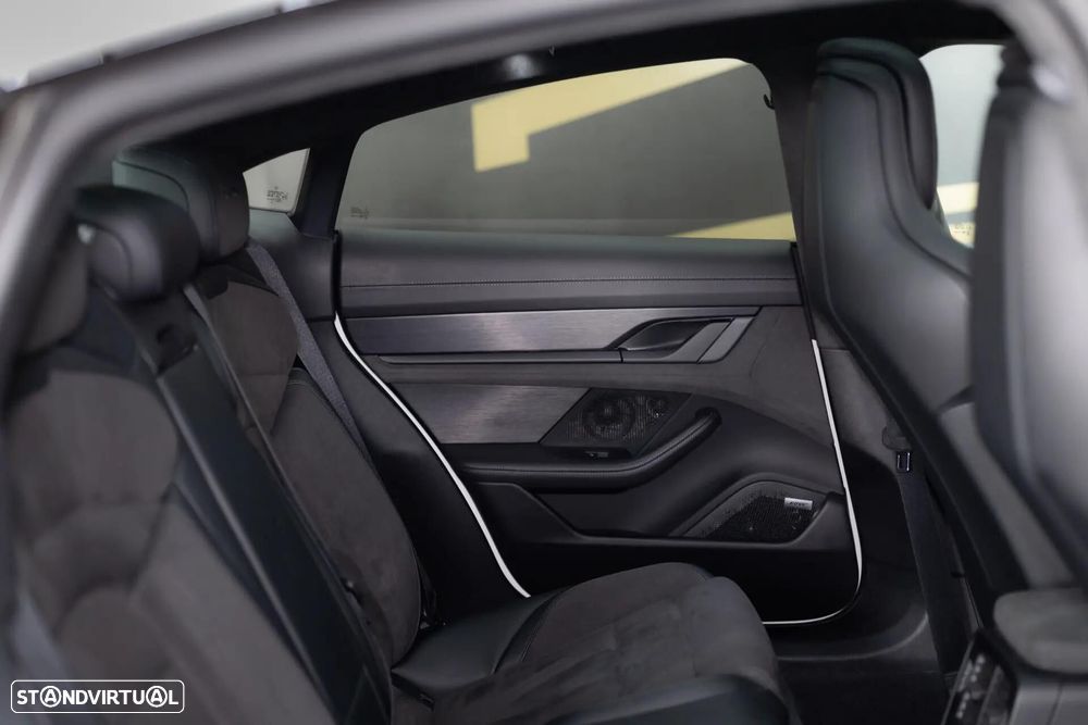 Porsche Taycan Sport Turismo GTS - 18