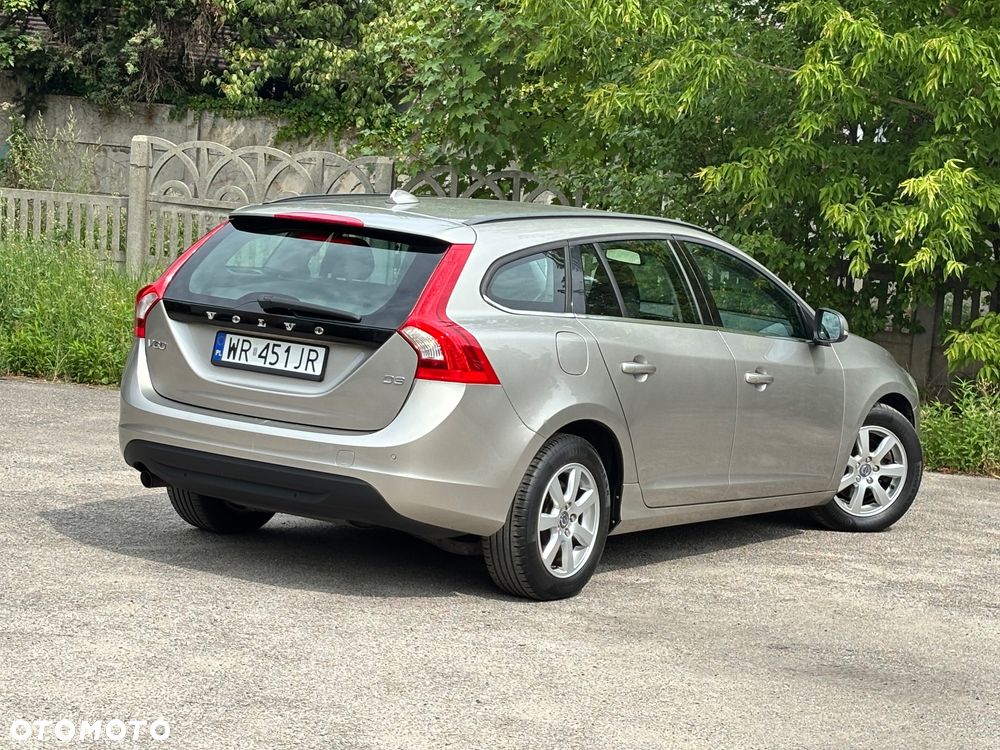 Volvo V60 D3 Momentum - 14