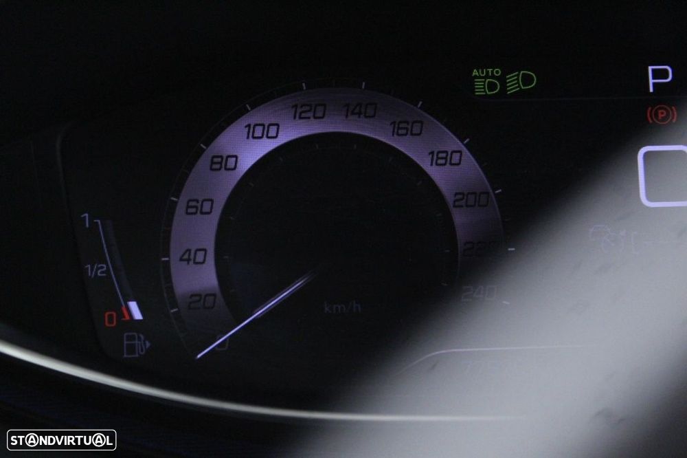 Peugeot 3008 1.5 BlueHDi GT EAT8 - 28