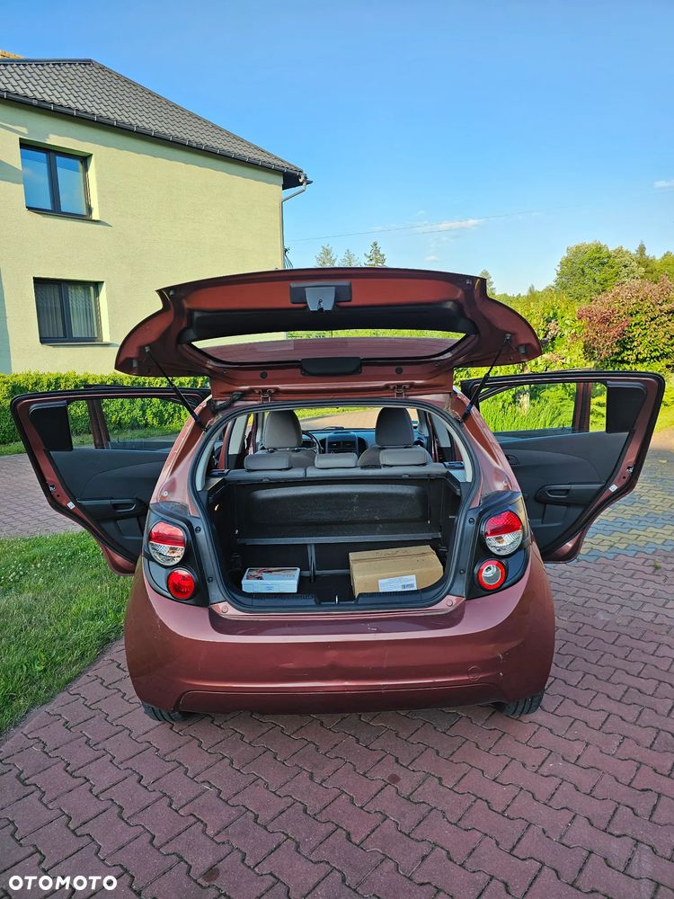 Chevrolet Aveo - 11
