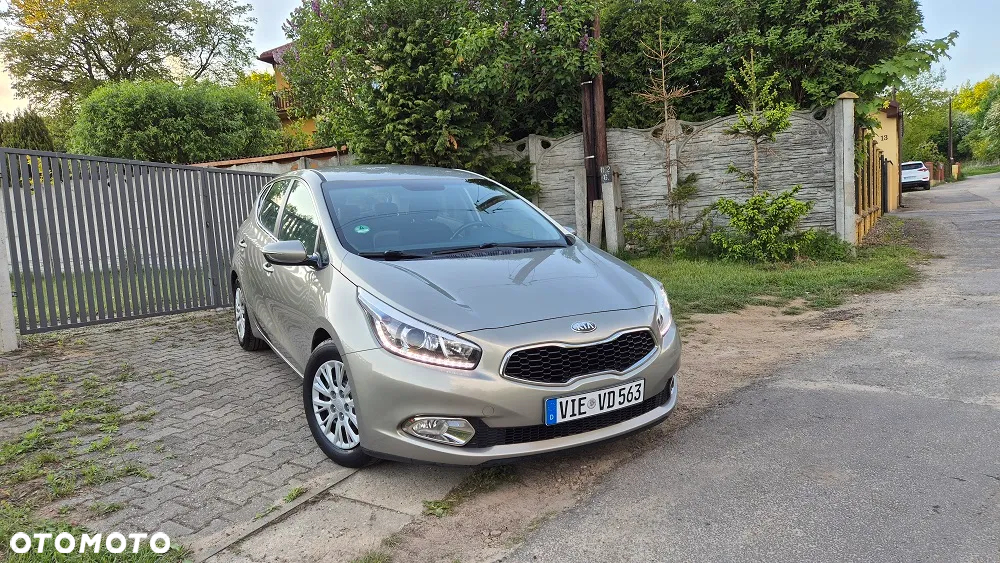 Kia Ceed 1.6 GDI ISG Spirit - 8