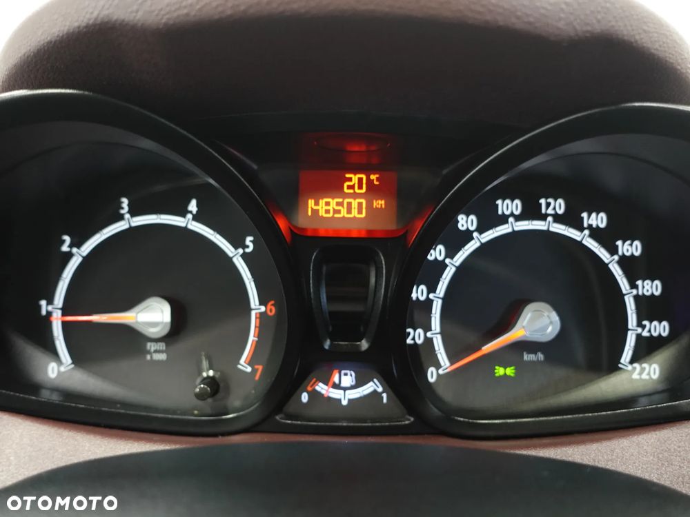 Ford Fiesta 1.25 Celebration - 37