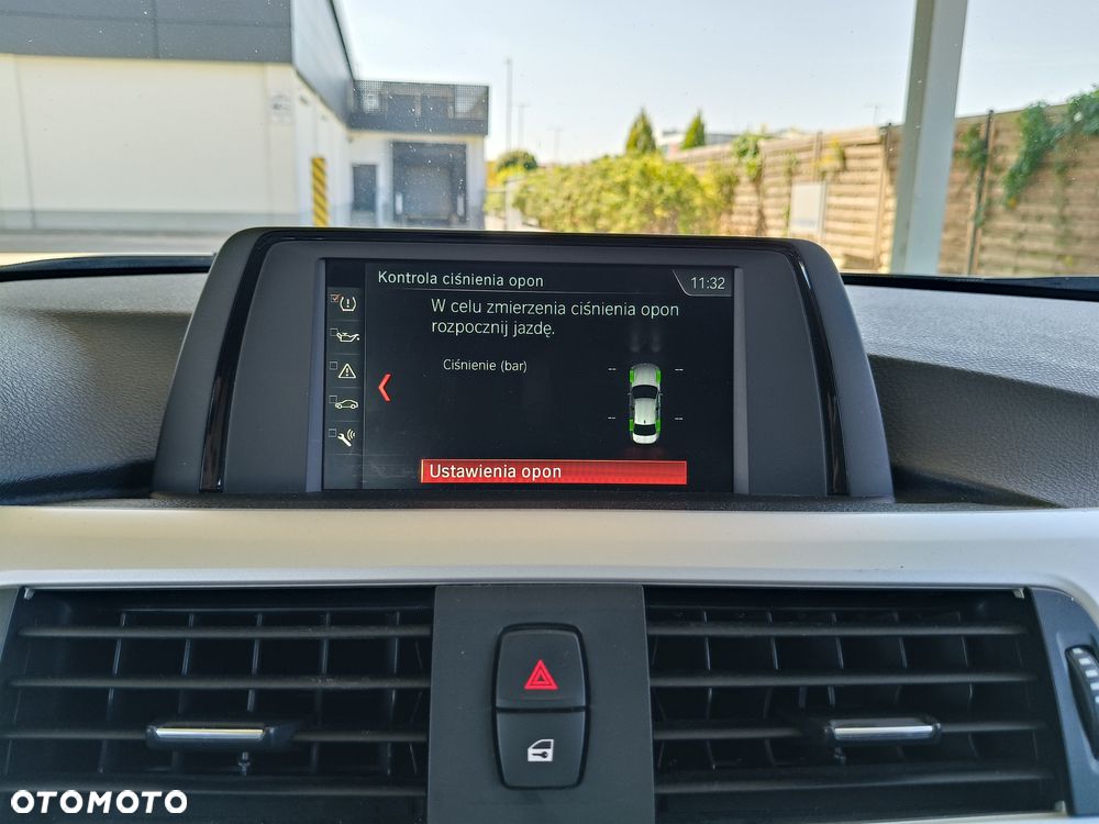 BMW Seria 3 318i - 21