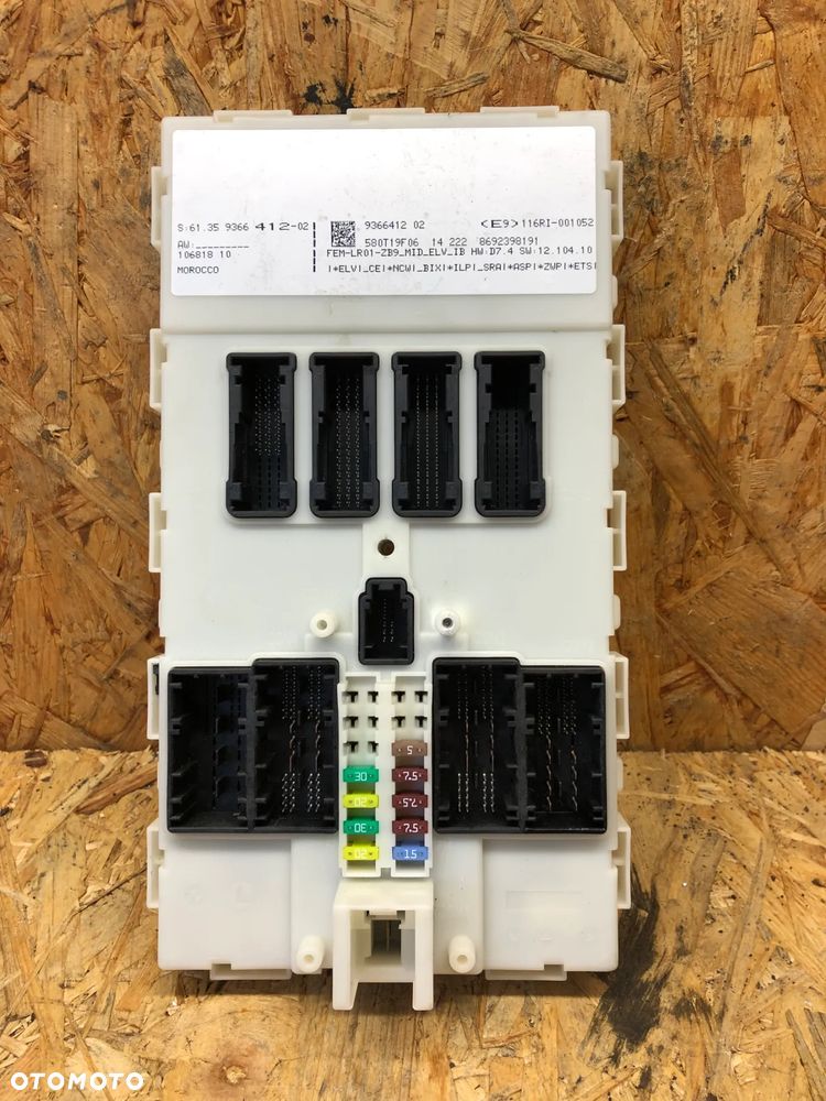 SKRZYNKA BEZPIECZNIKÓW MODUŁ FEM BMW F20 F30 F31 - 1