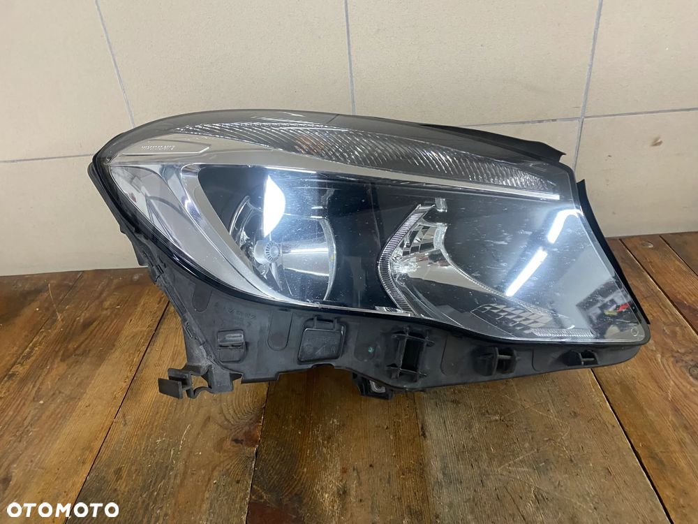 MERCEDES gla 156 LAMPA PRAWA PRZÓD PRZEDNIA ZWYKŁA H7 - 1