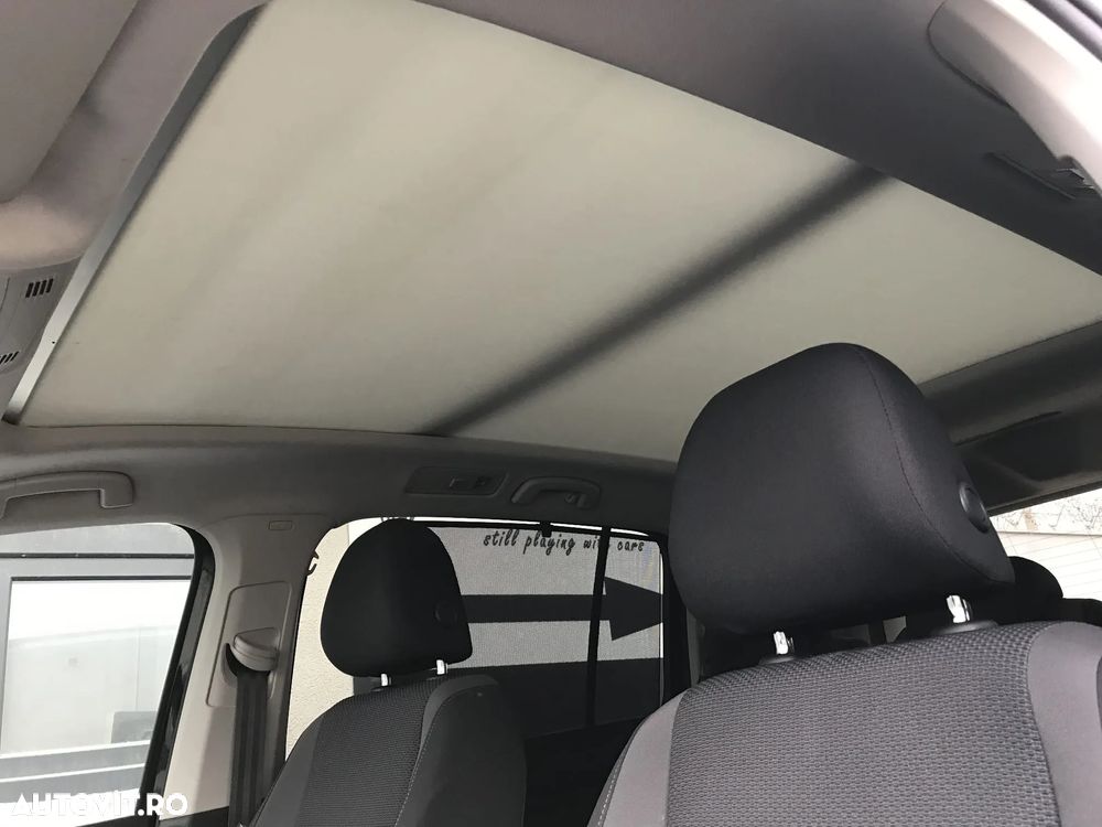 Volkswagen Touran 2.0 TDI SCR DSG Trendline - 31