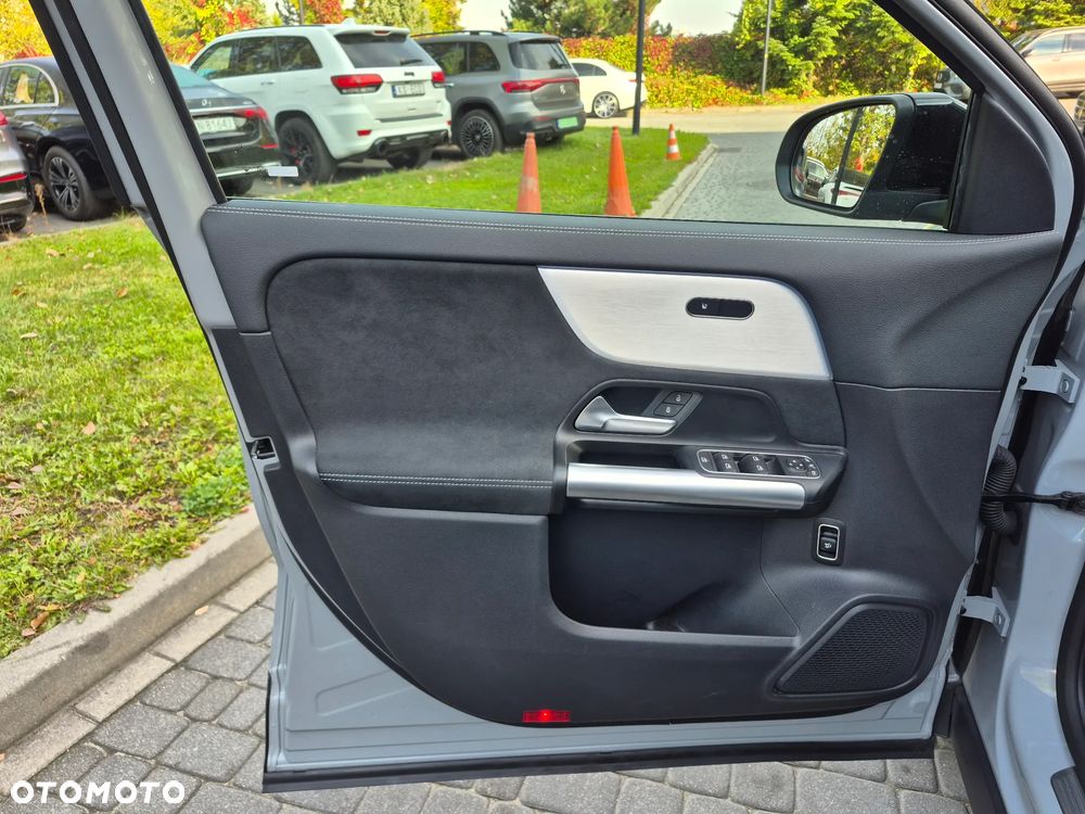 Mercedes-Benz GLA 200 AMG Line - 16