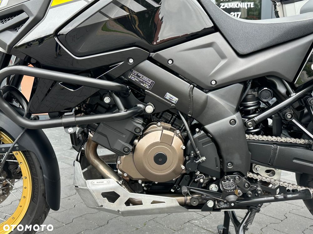 Suzuki V-STROM - 32