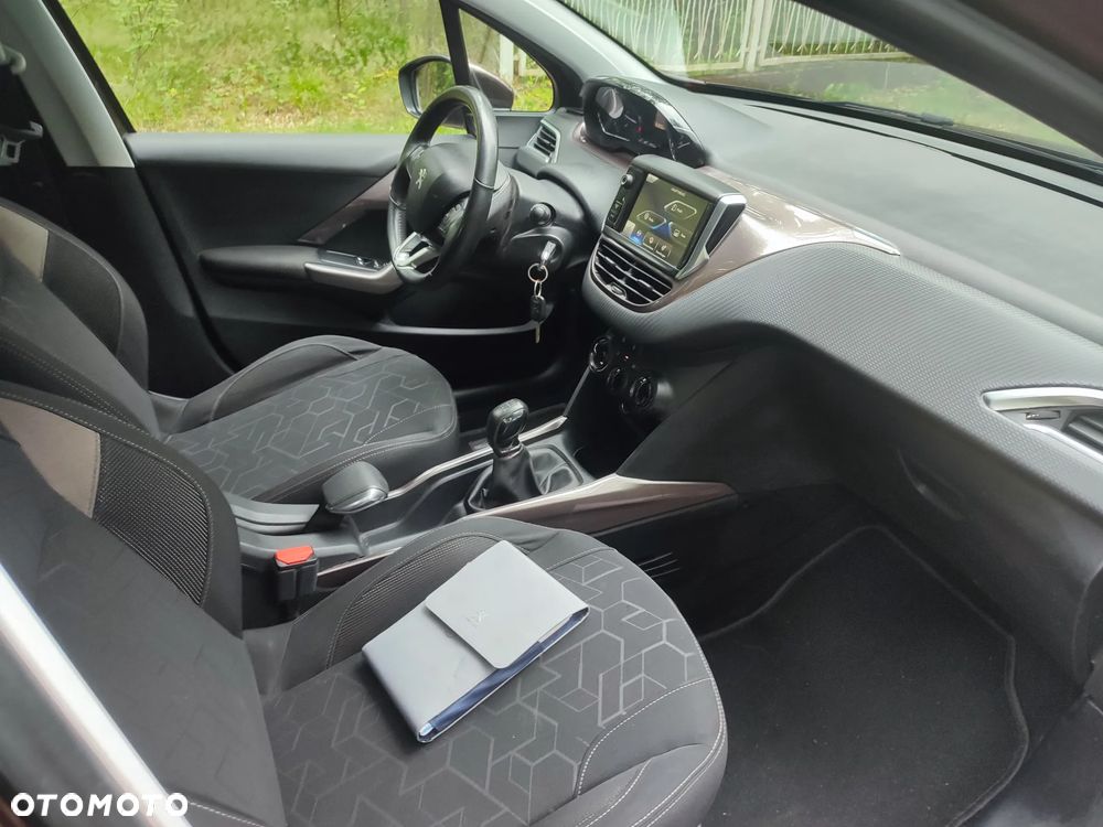 Peugeot 2008 1.6 e-HDi Style S&S - 10