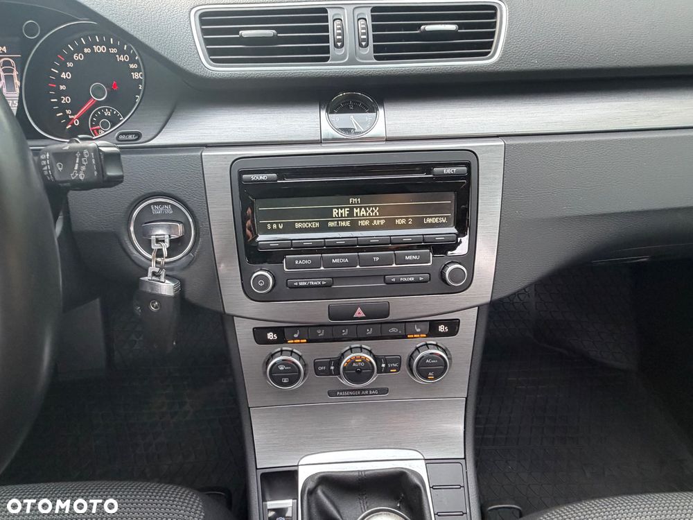 Volkswagen Passat 2.0 TDI BlueMotion Technology Exclusive - 14