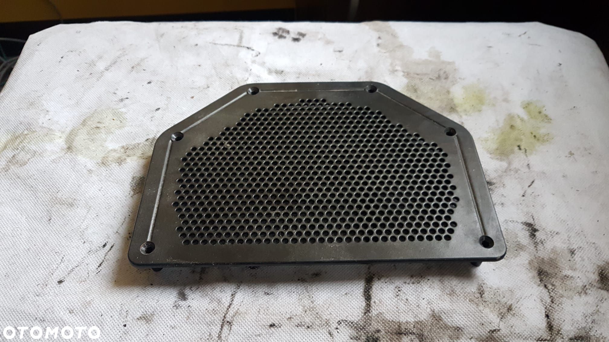 Osłona kratka głośnika pod kierowcą BMW X1 E84 4913631821 - 1