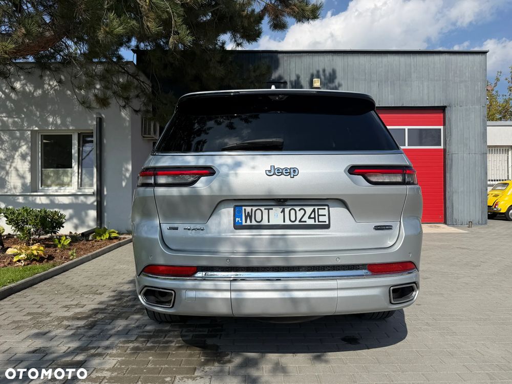 Jeep Grand Cherokee - 24